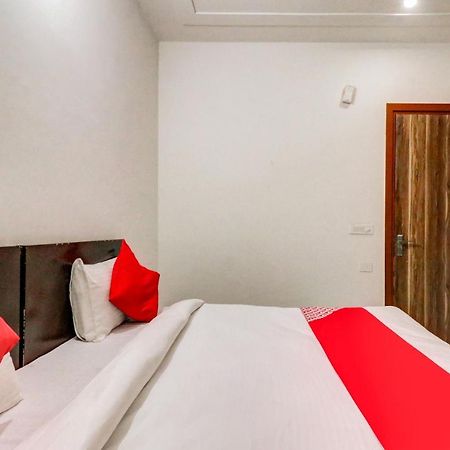 Oyo 71597 The Shivaay Residency Hotel Gurgaon Eksteriør billede