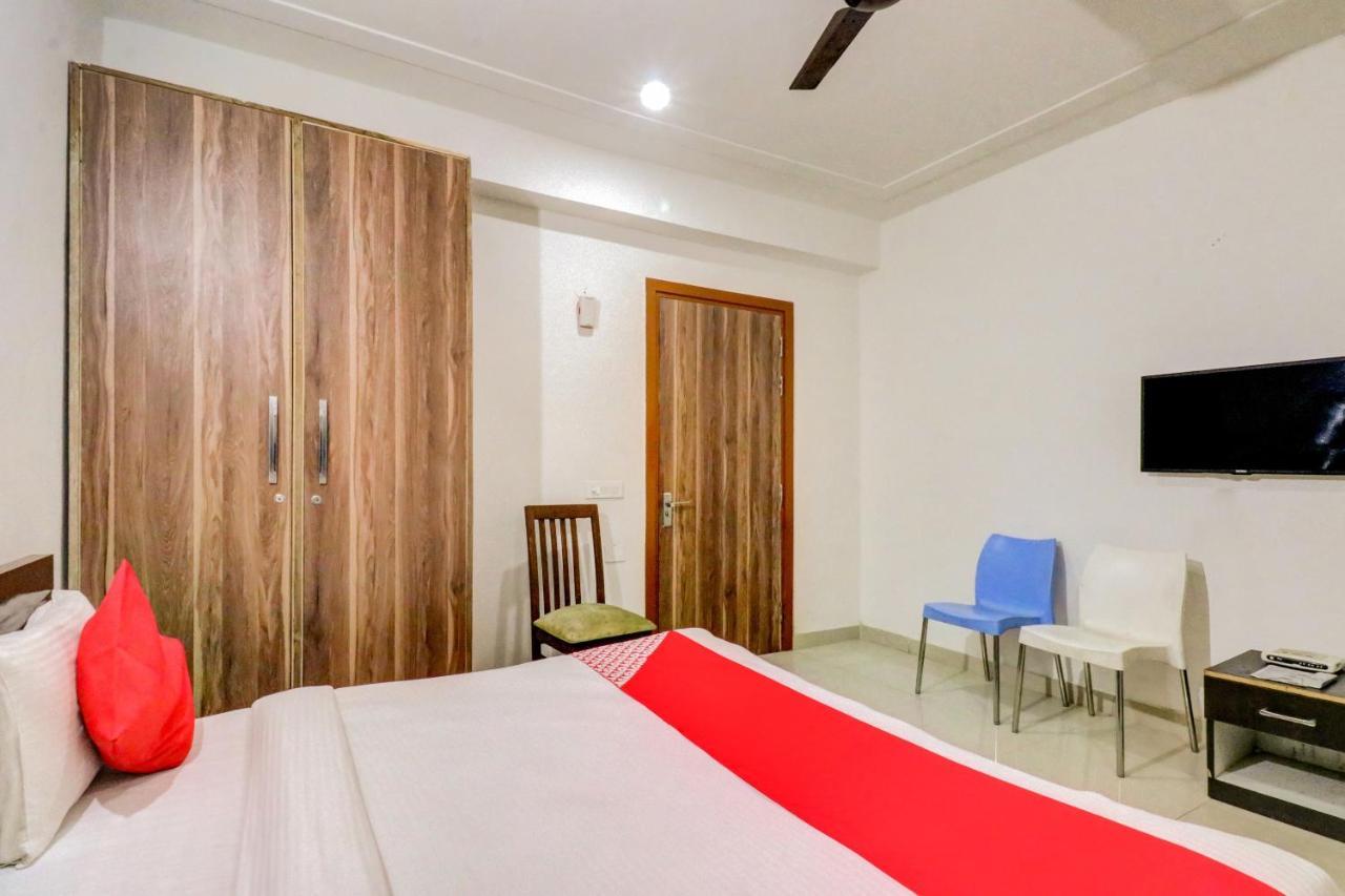 Oyo 71597 The Shivaay Residency Hotel Gurgaon Eksteriør billede