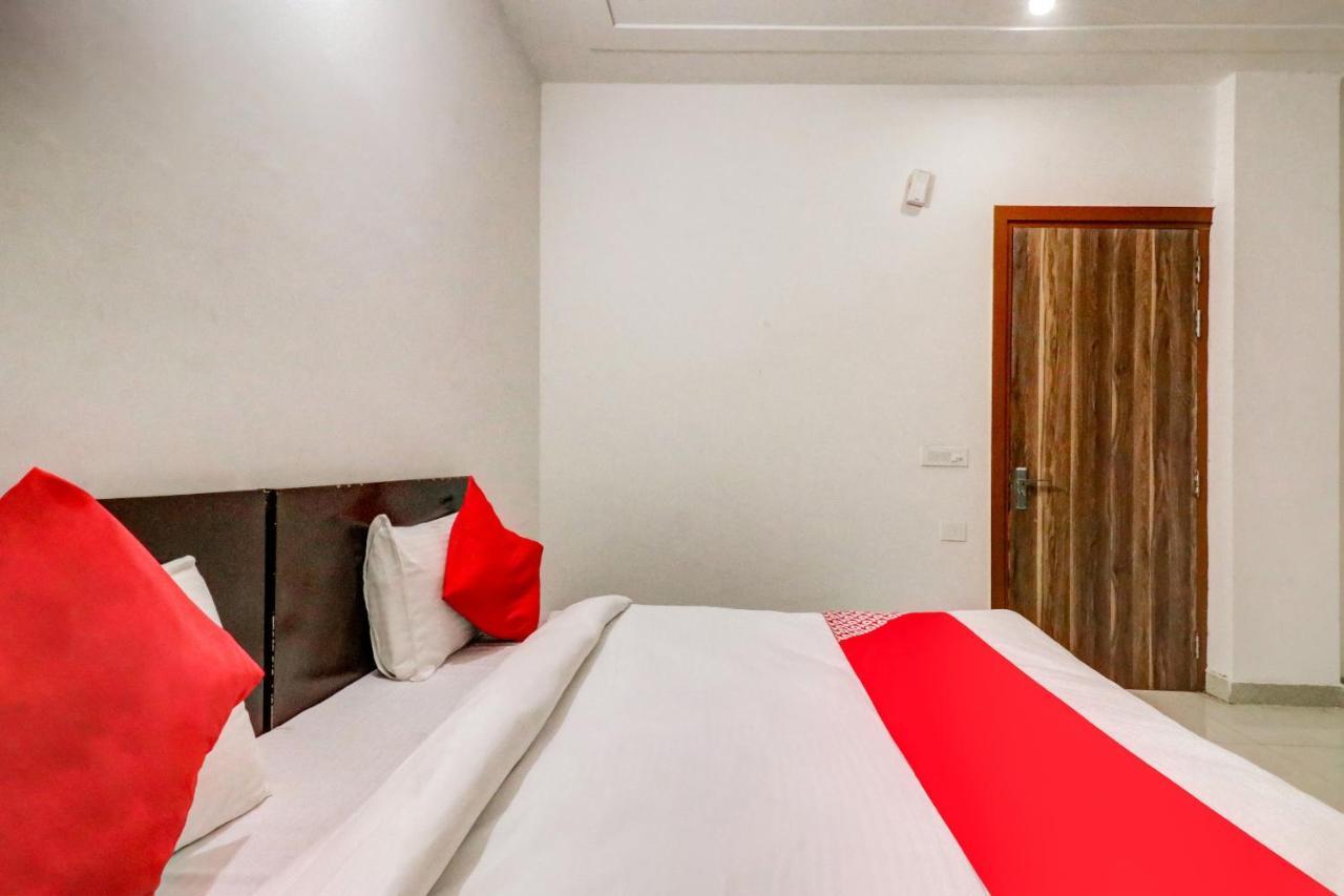 Oyo 71597 The Shivaay Residency Hotel Gurgaon Eksteriør billede